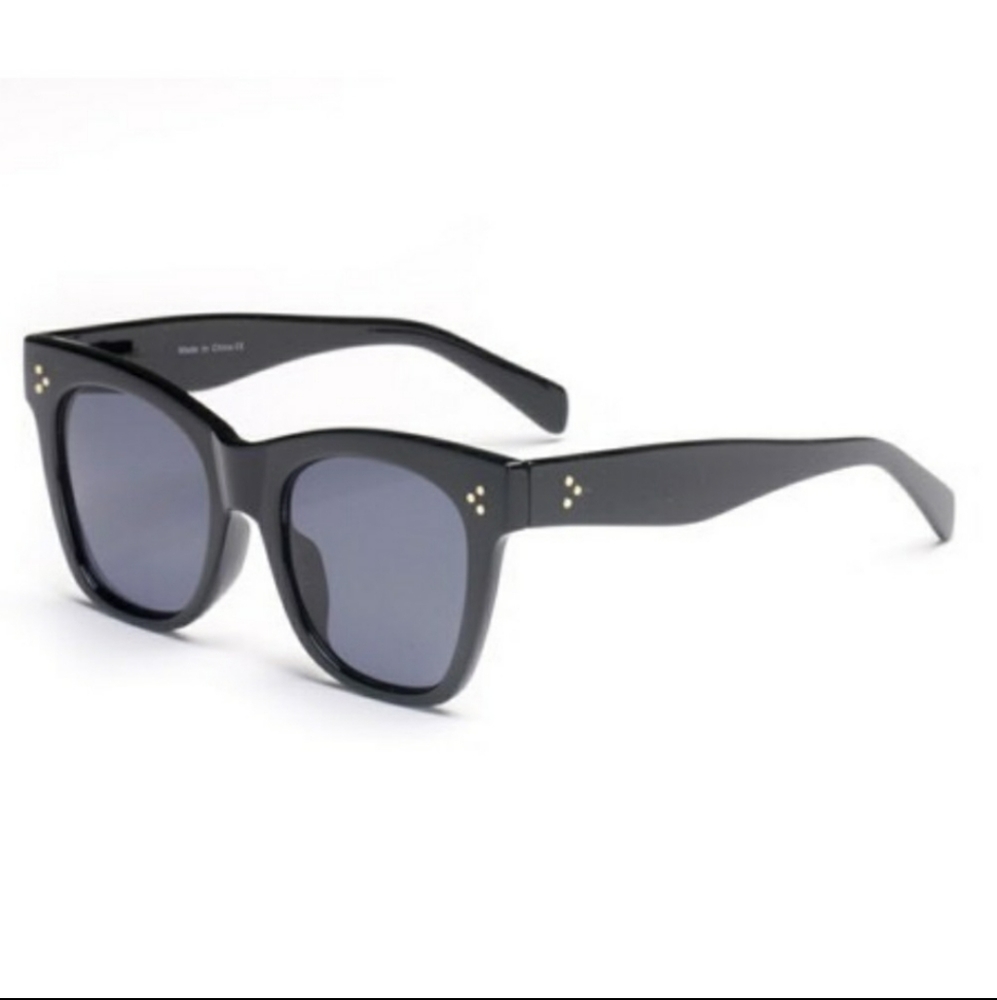 2/$18 BLACK CAT EYE SUNGLASSES - Picture 3 of 4